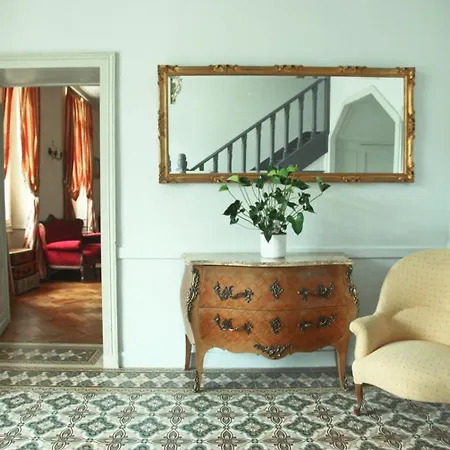 La D'hotes Du Parc Frühstückspension